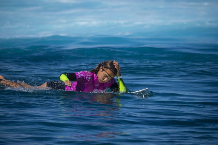 Sally Fitzgibbons with bandaged head gear during her winning Round 3 heat.