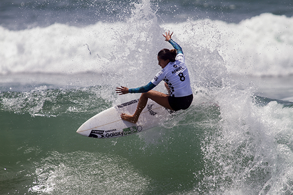 Malia Manuel (HAW) won her third round heat today and has advanced into the quarterfinals at Vans U.S. Open of Surfing.
